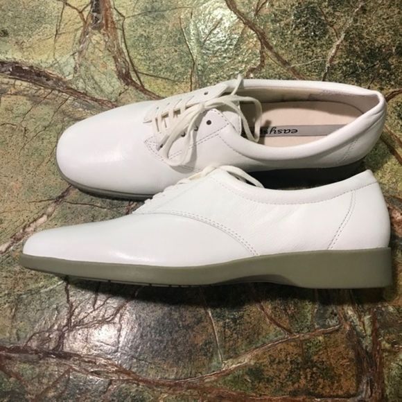 Easy Spirit white leather shoes - Picture 5 of 6
